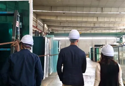 Βέλγοι πελάτες επισκέπτονται τη MIGO GLASS για έλεγχο στο εργοστάσιο, εγκαινι...