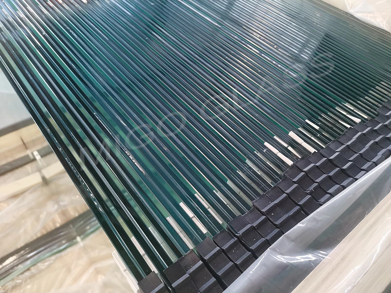 Laminated safety railing glass Laminated safety railing glass
