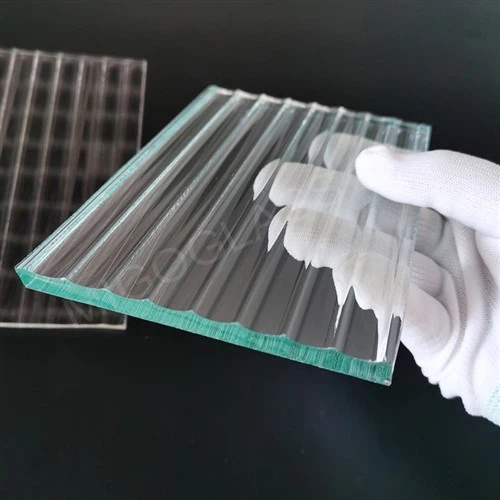 Γυαλί διαφανές και χαμηλού σιδήρου με σχέδιο Moru