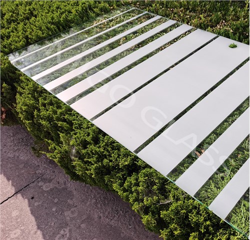 Συρόμενες γυάλινες πόρτες αχυρώνα